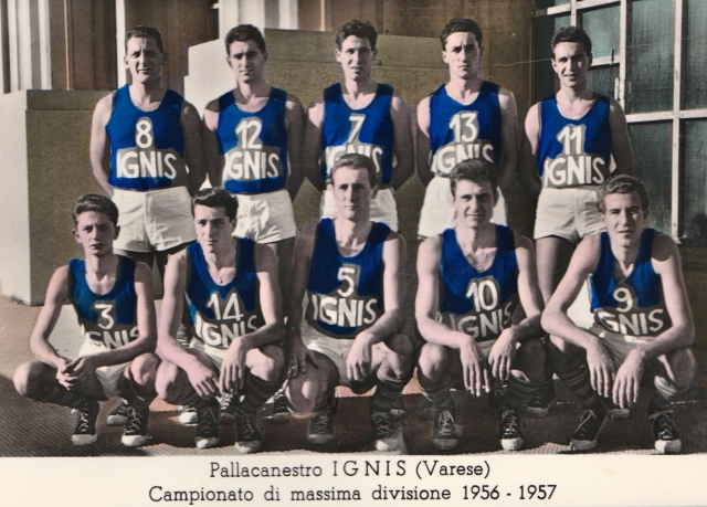 Romano Forastieri con la maglia n.10 nell’Ignis Varese.